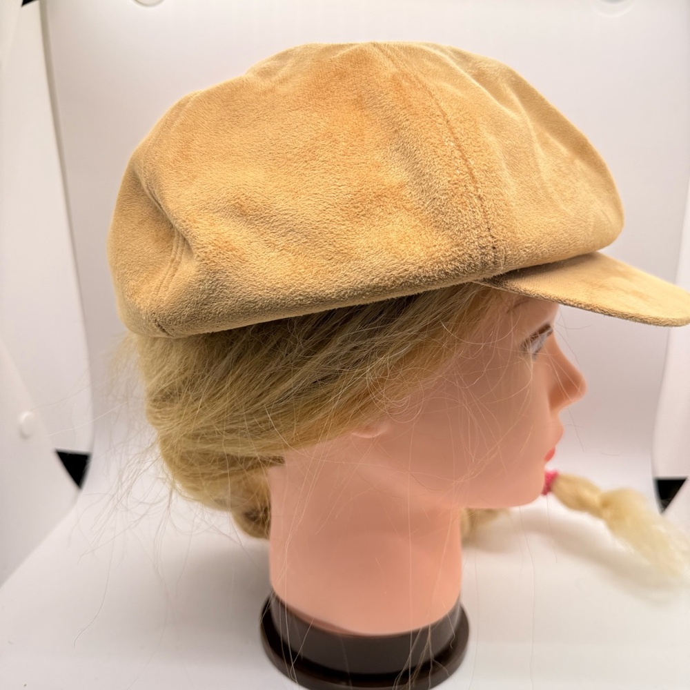 D&Y Tan And Black Lined Cap
